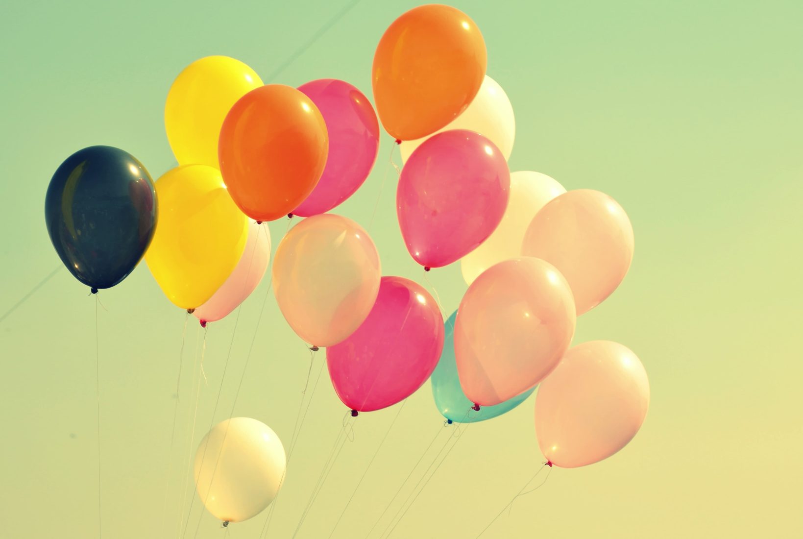 Aufsteigende Ballons als Symbol für SEO relaunch